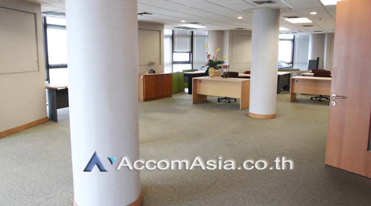  1  Studio Office Space For Rent in Sukhumvit ,Bangkok BTS Ekkamai at Modern Town Building AA17506